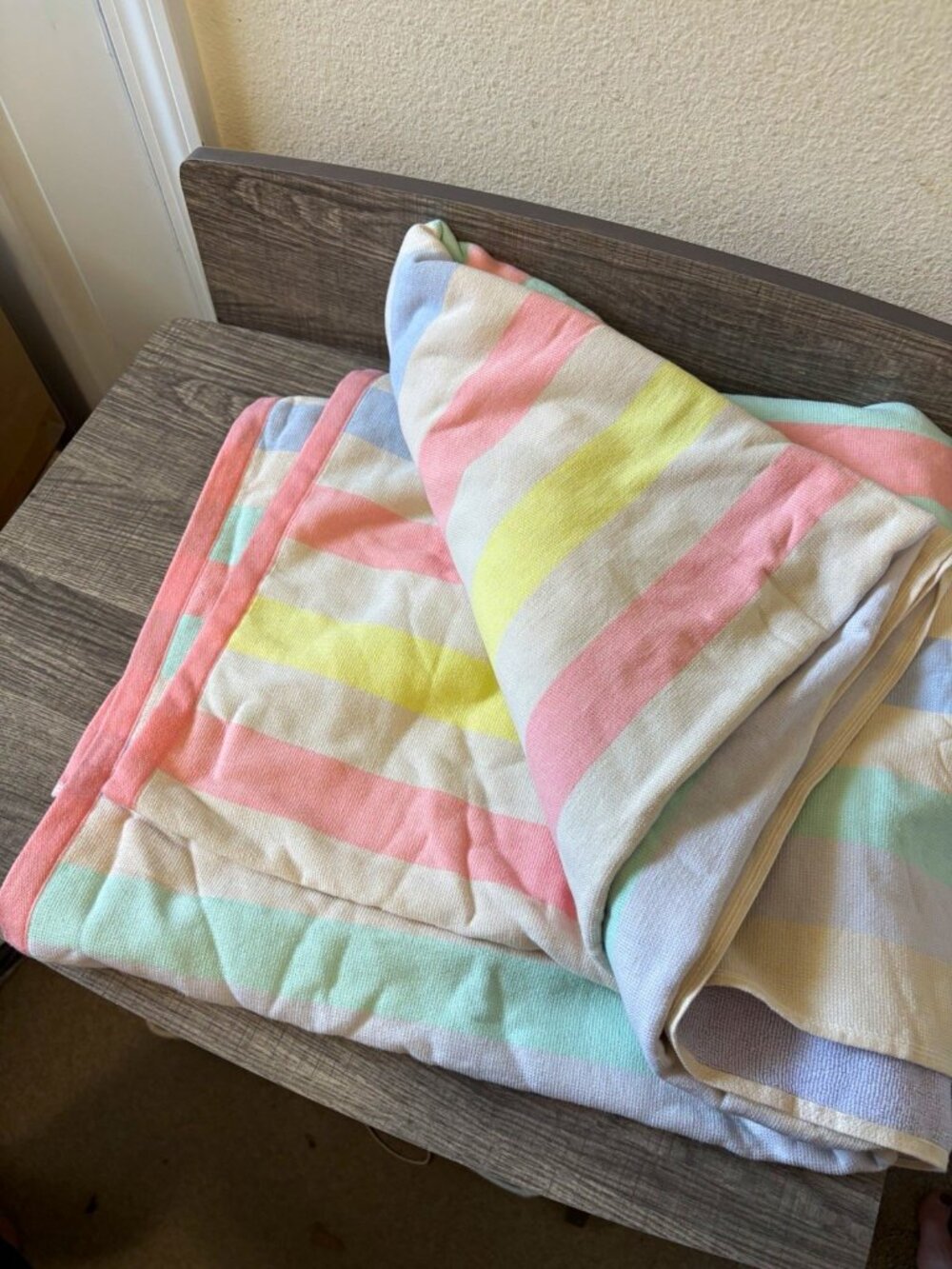 Sun Squad Jumbo Beach Towel 60 x 72 100% Cotton Rainbow Striped OEKO-TEX
